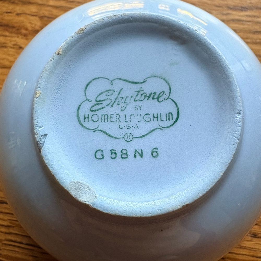 Skytone by Homer Laughlin small blue bowl- made in USA- 1940’s-1950’s - Picture 3 of 9